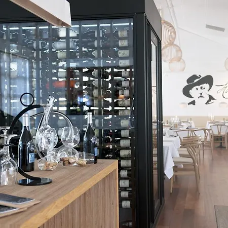 斯盖恩七彩酒店 斯卡恩